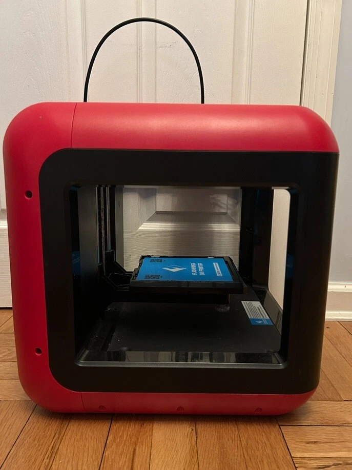 FlashForge Finder 3D Printer + 7 Filaments + USB And Power Cable - Image 3 of 4