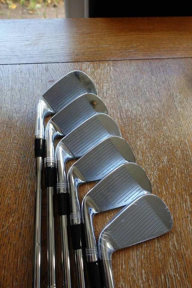 Wilson Staff MB 2024 Irons 5i - PW - Image 3 of 4