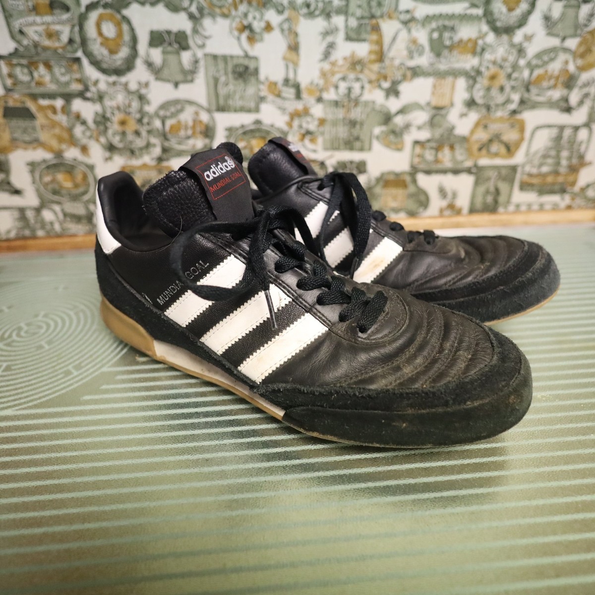 Adidas Men's Mundial Goal Soccer Shoes Size 8.5 Leather Indoor