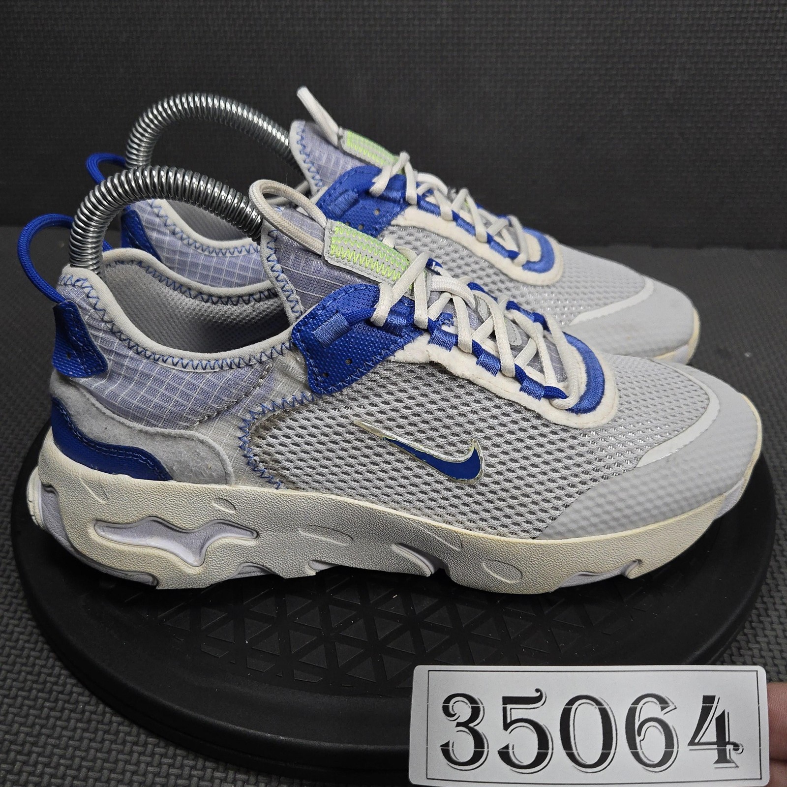 Nike Shoes Youth Size 5.5 Gray Blue Mesh Low Top Running Sne
