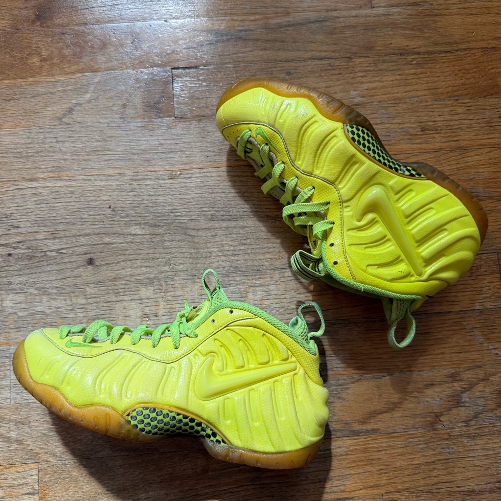 Nike Air Foamposite Pro Volt - Size 8