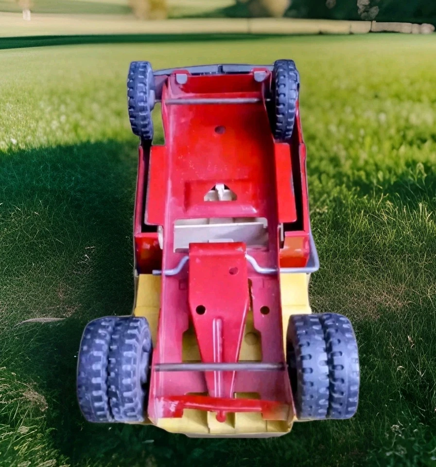 Classic Tonka 1960s Pressed Steel #13190 Dump Truck Construction Vehicle Toy - Image 3 of 4