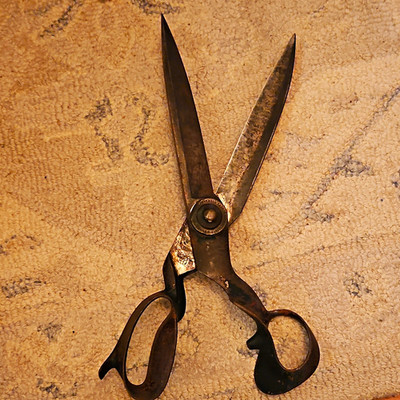 Vintage Tailors Shears 9'' Steel Bent-Handle Right-Handed Straight Cut