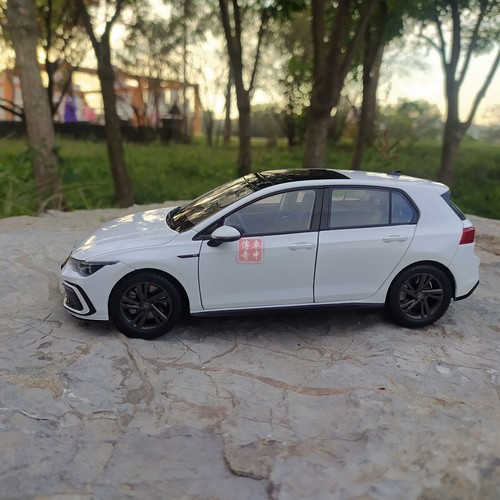 1:18 2021 The All New Digital Golf R-Line Golf 8 Diecast Model White Color - Picture 3 of 12