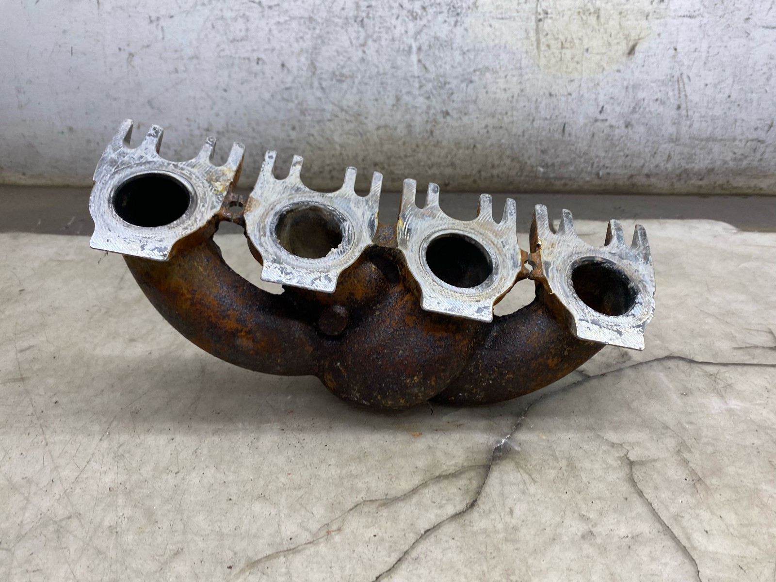 2020-2025 ASTON MARTIN DBX 4.0L V8 LEFT ENGINE EXHAUST MANIFOLD 1771400109 OEM