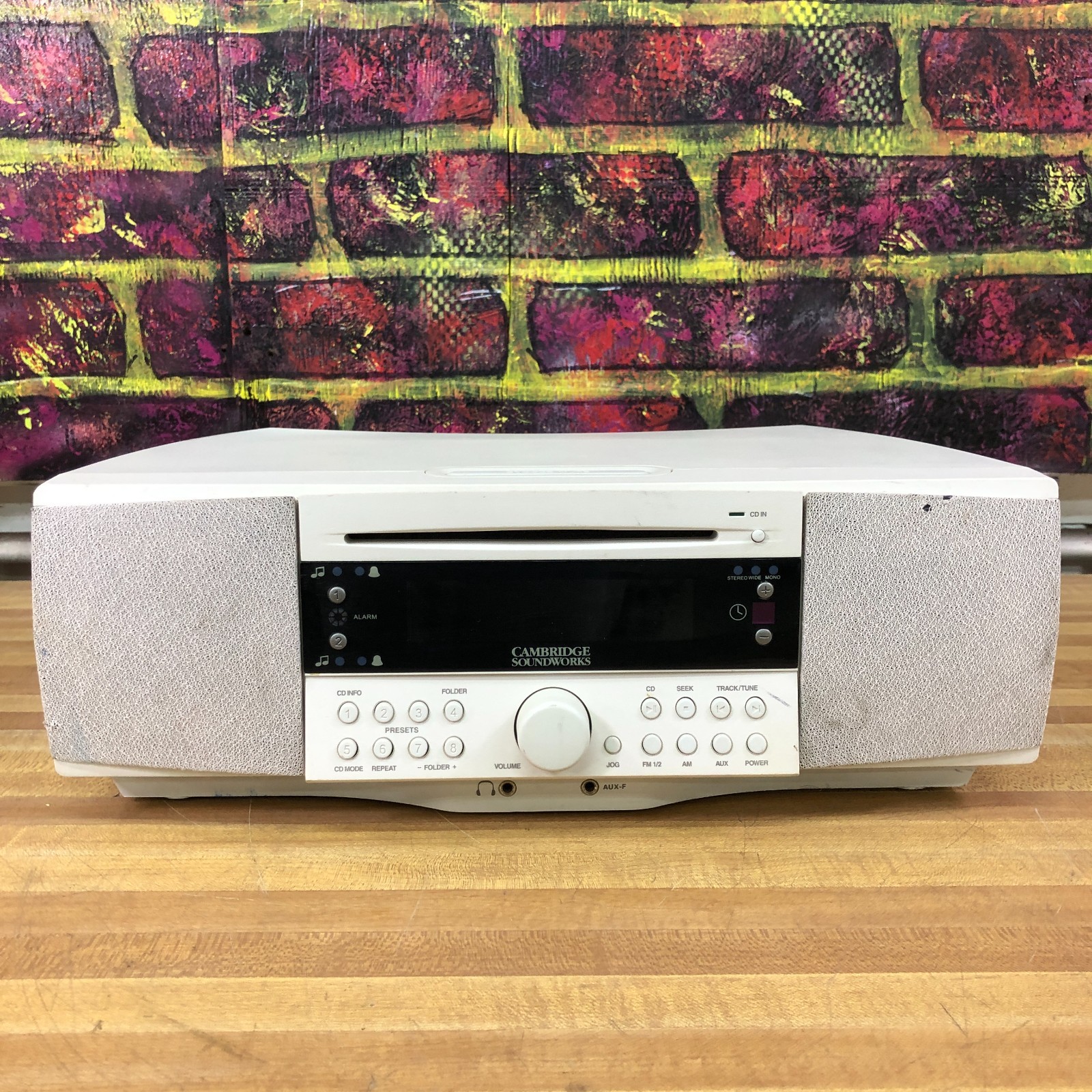 Foto 1 di 8