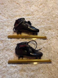 short track speed skates