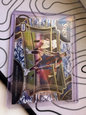 Panini 2023-24 Select FIFA Field Level Robert Lewandowski Barcelona #211 /99