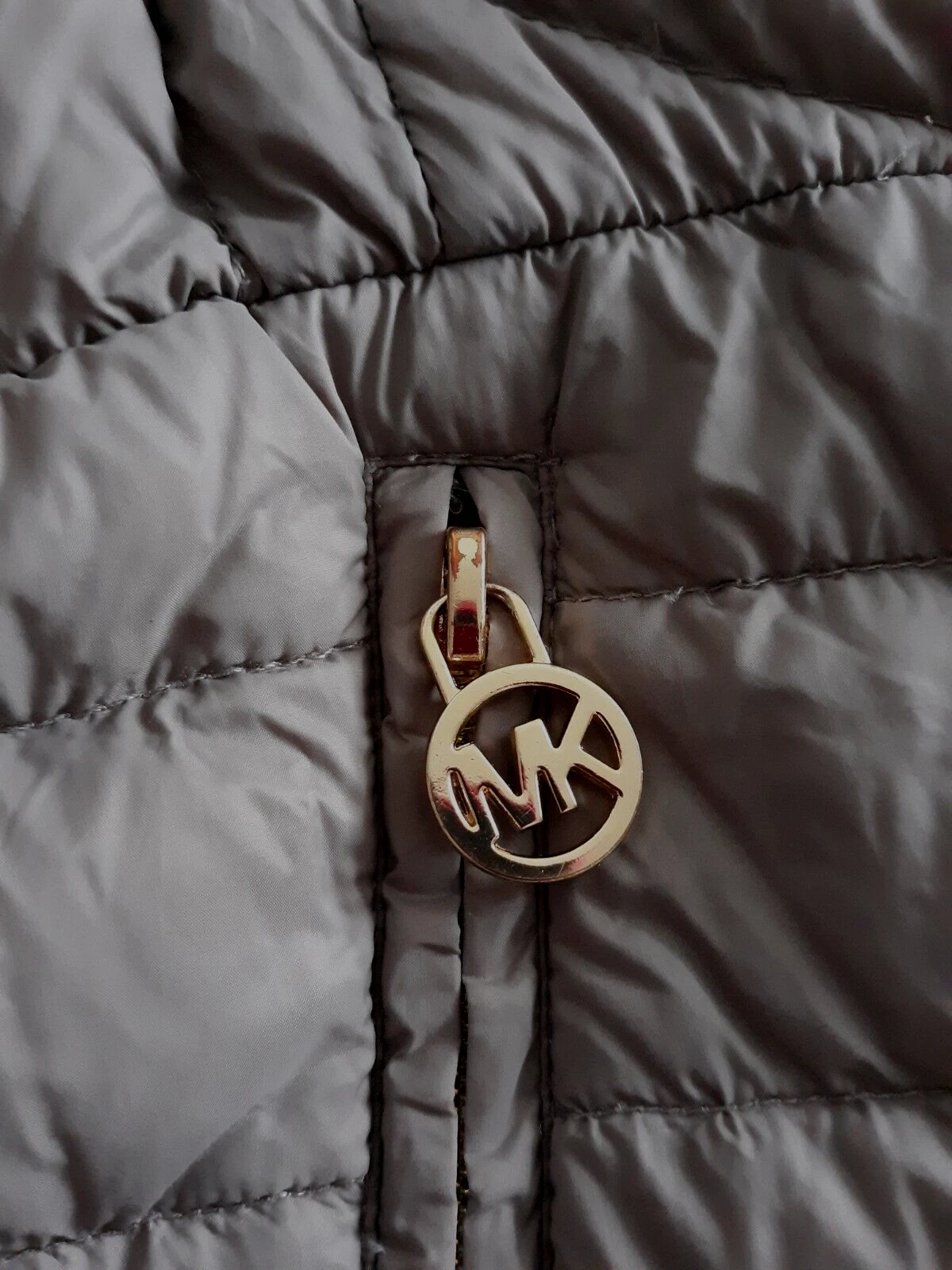 Piumino MICHAEL KORS Taupe Giallo Metallo LOGO Donna Taglia Media M CONFEZIONABILE