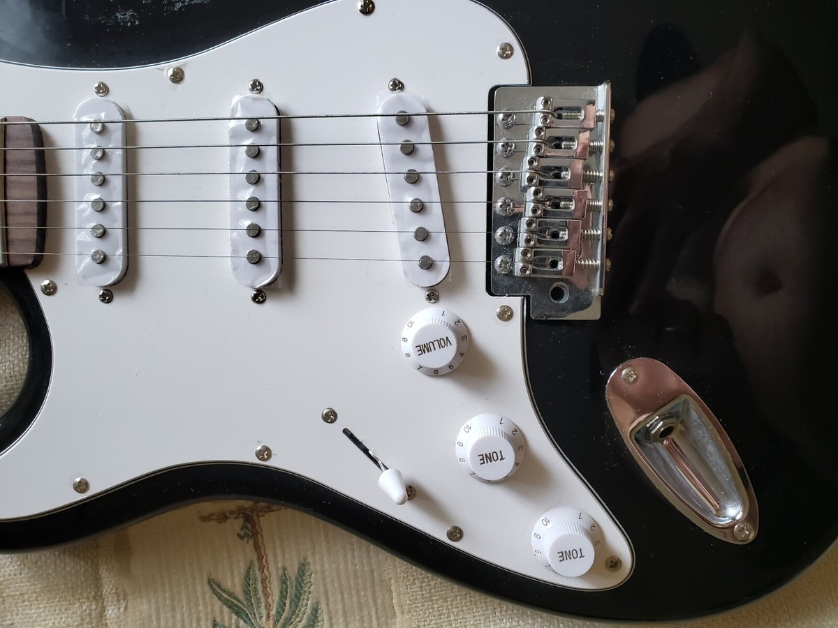 SX Vintage Series Strat-style Electric Guitar, Left Handed SX Vintage Series Strat-style Electric Guitar, Left Handed