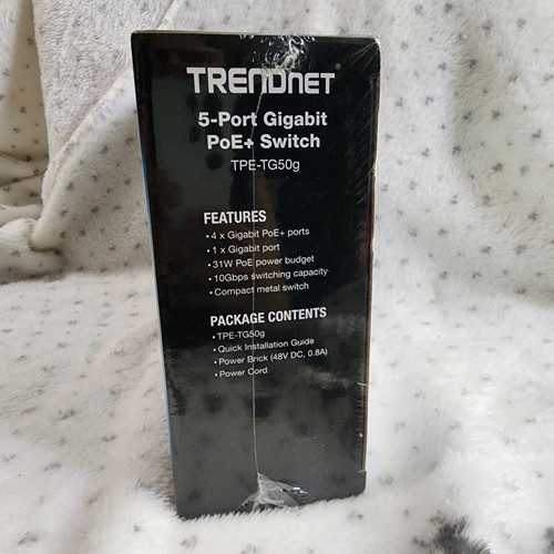 TRENDnet TPE-TG50g 5-port Gigabit PoE+ Switch V2.0R - Picture 2 of 4