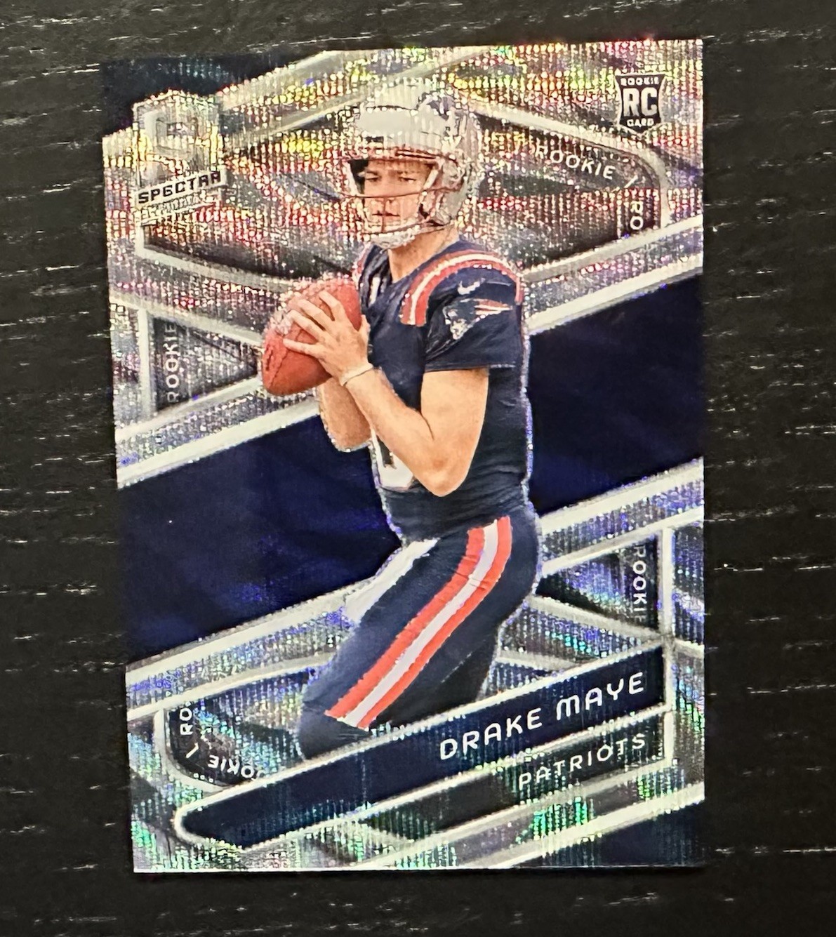 2024 Panini Spectra Drake Maye Patriots Rookie Wave Prizm #113  /11  11/11