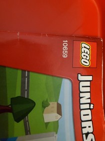Lego 10659 Juniors Red Suitcase - complete 
