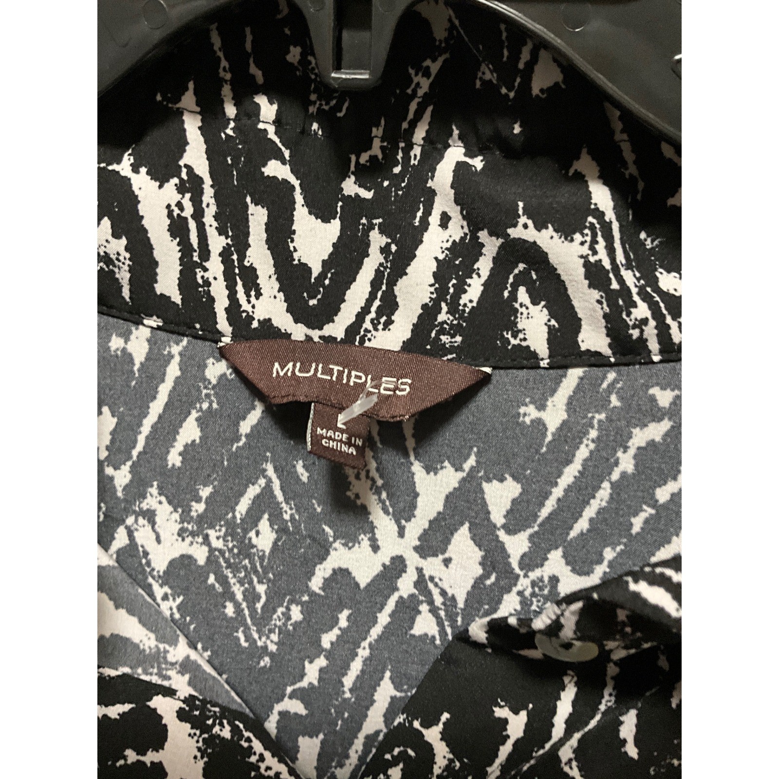 Black White Abstract Print Collared Button Down S… - image 2