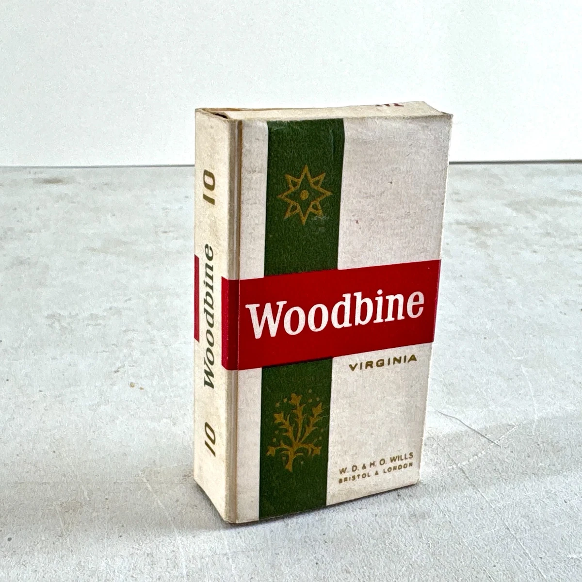 woman smoking cigarette youtube Women smoking 4