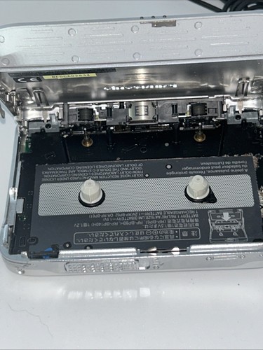 Rare Panasonic Model RQ-SX91 Walkman cassette player Folding door (untested) - Picture 6 of 13