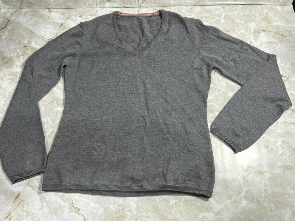 New without tags! Thomas Pink Merino Wool V-neck Sweater women M - Image 2 of 4