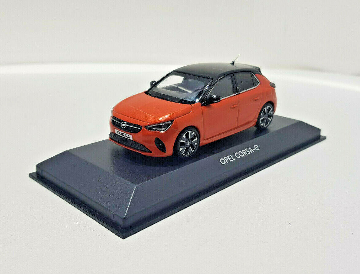 Modellauto Opel Corsa In Weiss