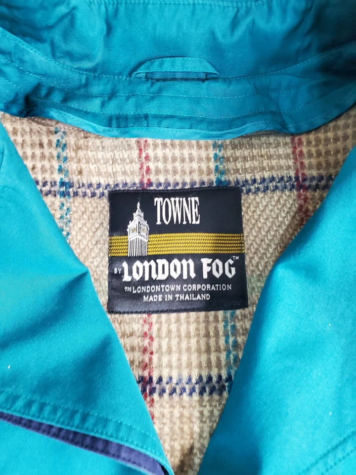 Gabardina Towne by LONDON FOG para mujer talla 10 verde oscuro regular forrada de vellón Foto 2 de 4