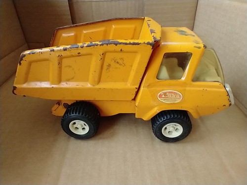 VINTAGE 1970'S TONKA SMALL PRESSED STEEL, DUMP TRUCK TOY TRUCK. 1 OWNER USED. - Picture 8 of 11