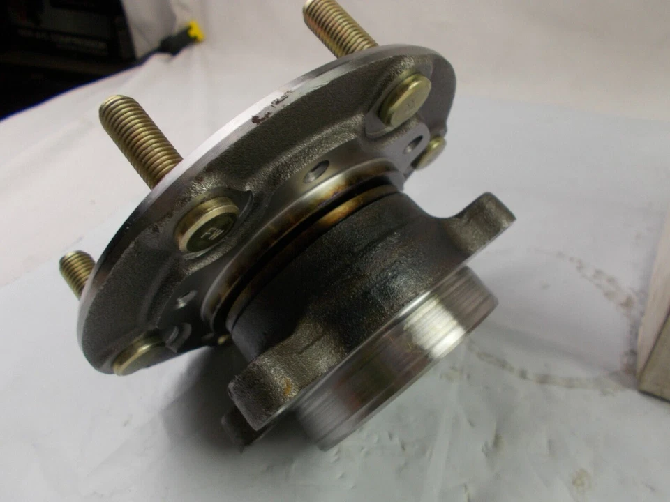 Wheel Bearing and Hub Assembly Front Carquest For; Axiom Rodeo Passport - Image 3 of 4