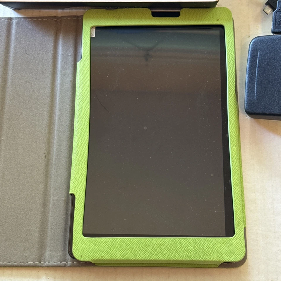 Nextbook Ares 8 pantalla lateral izquierda está agrietada/distorsionada con caja/solo paquete de piezas Foto 4 de 4