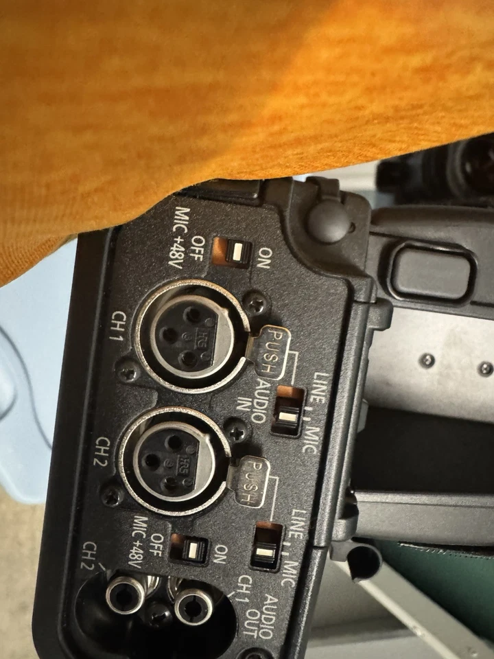 Panasonic AGHMC40P 3Mos Avccam Handheld Camcorder - Black - Image 4 of 4