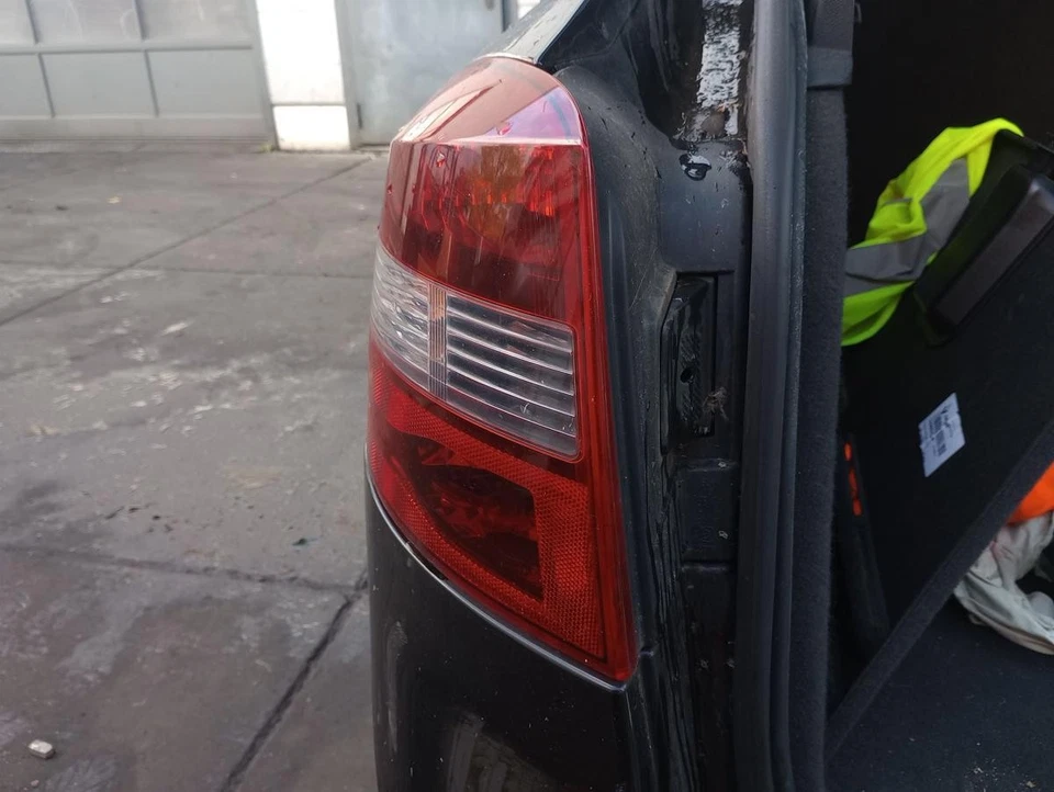 Renault Laguna III Kombi orig Rückleuchte links vor Facelift Bj 2010 - Bild 2 von 3