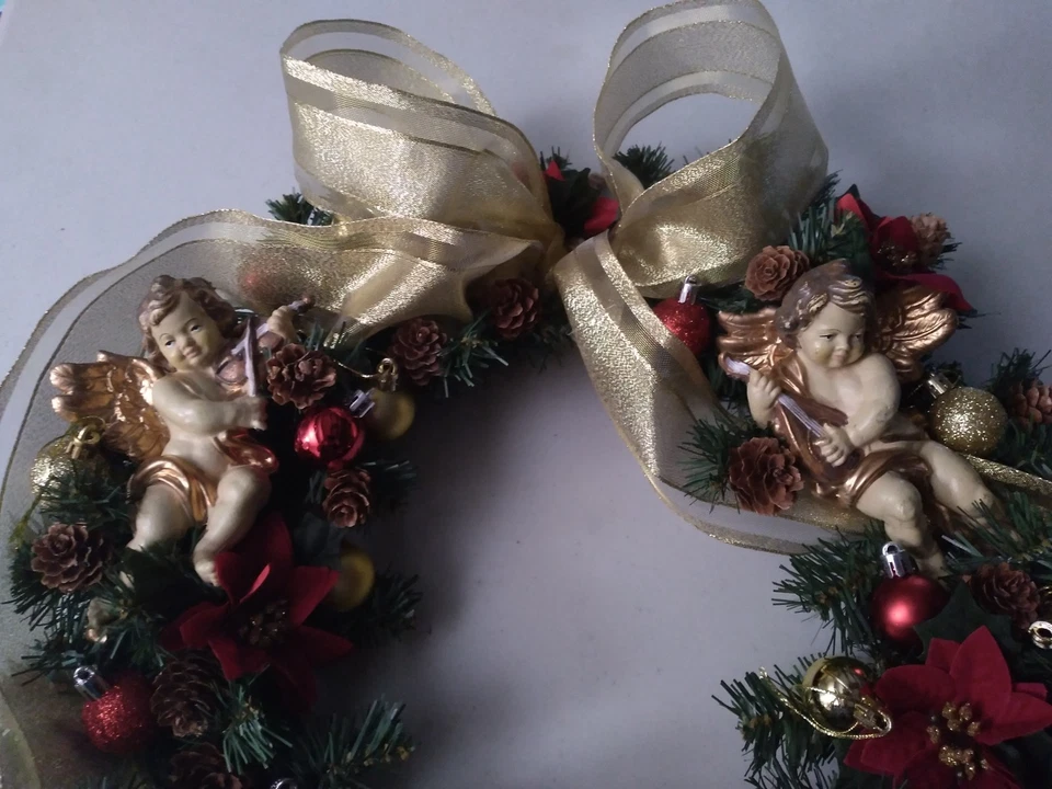 Corona de pino artificial vintage de ángeles, piñas, adornos, hecha a mano, 19" Foto 4 de 4