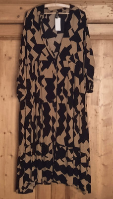 Italy Moda Damen Maxikleid lang 6XL Übergröße schwarz/beige abstrakt V-OK