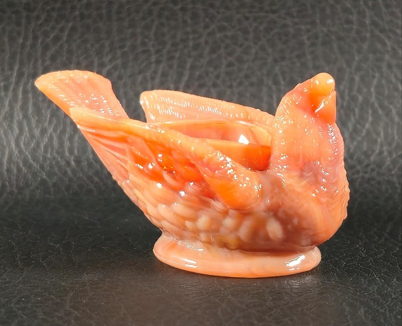 Boyd's Crystal Art Glass BIRD SALT #73 BUTTERNUT 6-27-02 Beige/Tan Cherry Seed