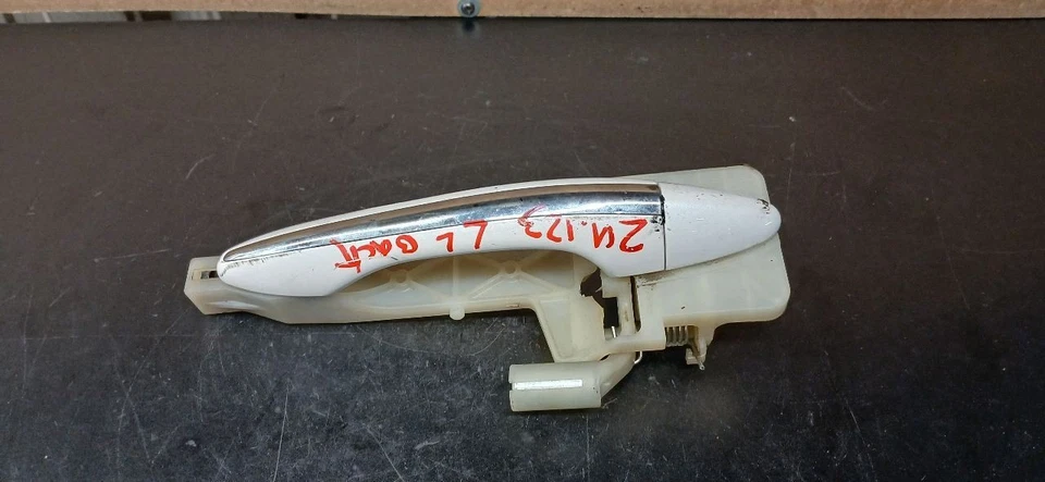 11 12 13 14 15 KIA OPTIMA PUERTA TRASERA IZQUIERDA PUERTA EXTERIOR MANIJA 826514C510  Foto 3 de 4