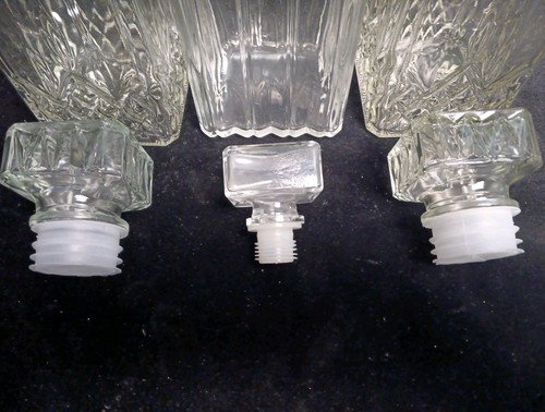 2 Square Heavy Crystal Glass 1 Glass Decanter 9"x3.5" Stoppers Great Condition - Picture 7 of 8