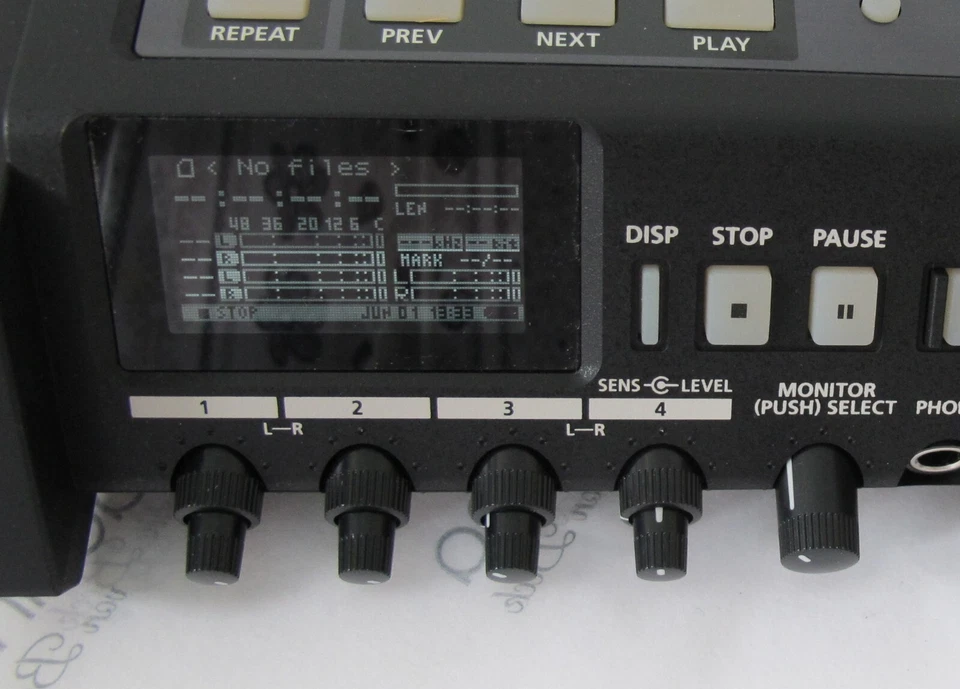 Roland R-44  tragbarer Tonrekorder 4 Kanal - Bild 2 von 4