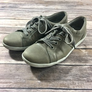 size 7.5 mens shoes in european