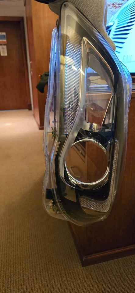 Vauxhall Insignia 2009 - 2016 Xenon Headlight Repair - Image 4 of 4