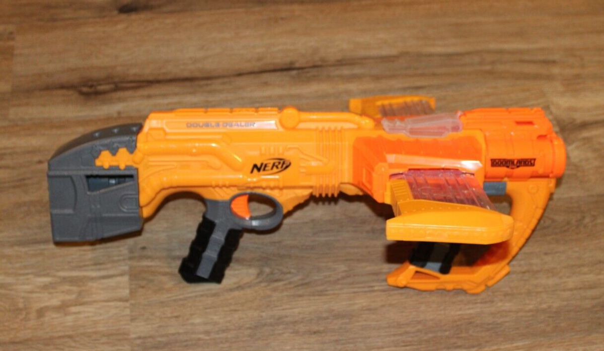 NERF Doomlands Double Dealer 2169 Fires Two Darts At Once Hasbro