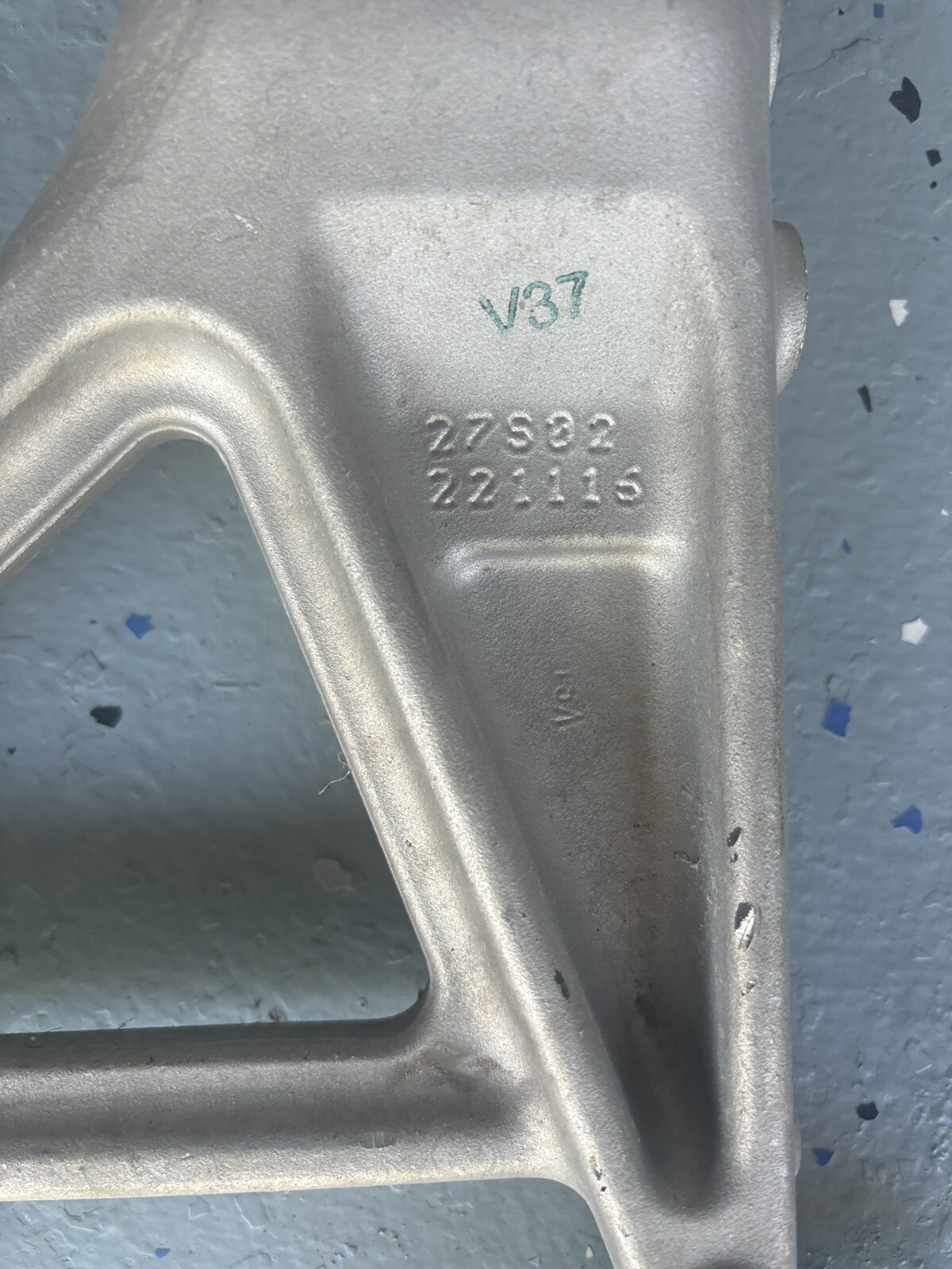 Front Suspension Right Lower Control Arm 759729 OEM Ferrari 488 Challenge 2018