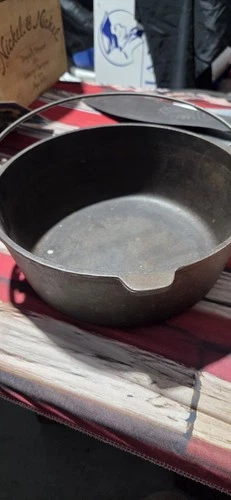 Vintage Lodge 10” Cast Iron Dutch Oven *No Lid 10x12.5x5.5”