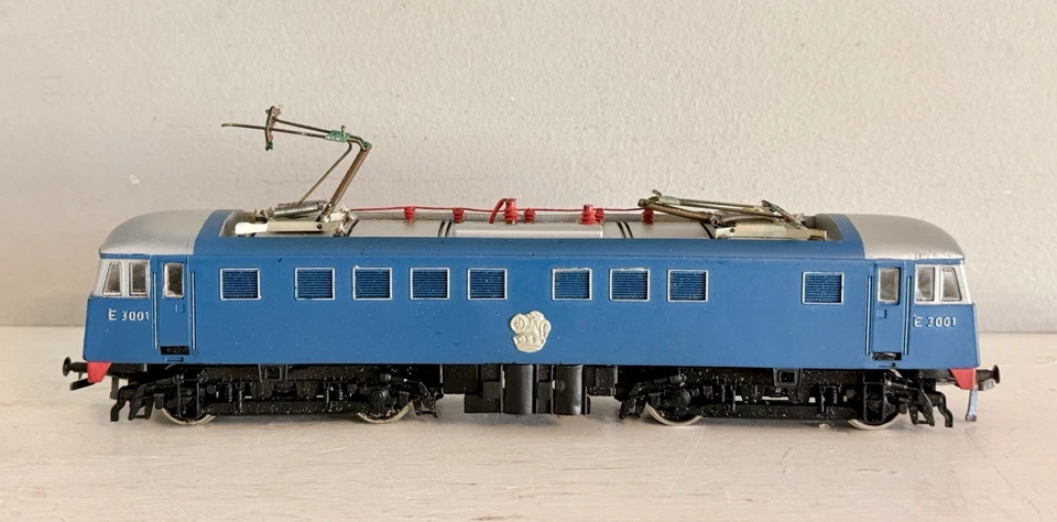 TRIX OO GAUGE CLASS A1/6, CLASS 81 E3001 ELECTRIC LOCOMOTIVE - Image 3 of 4