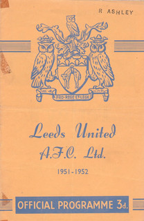 FOOTBALL PROGRAME LEEDS UNITED V SOUTHAMPTON 1951 52