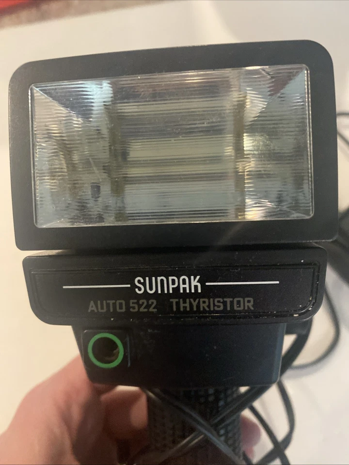 Sunpak Auto 522 Thyristor Handle Mount Flash Untested - Image 3 of 4