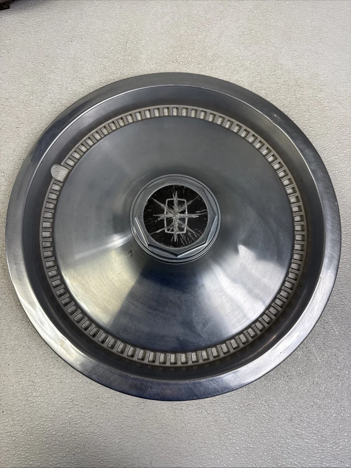 Lincoln Continental Town Car Town Car 1977-1979 cupé 4 tapacubos cubierta de rueda OEM Foto 3 de 4