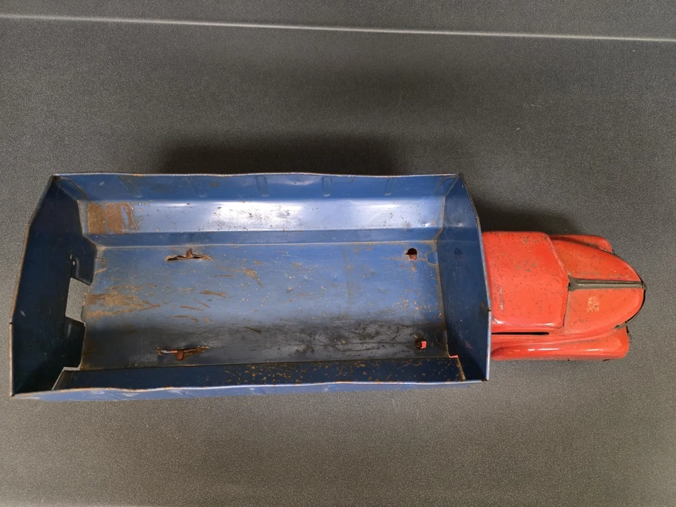 Camión de volteo grande vintage de acero prensado de gran grano Marx Foto 4 de 4