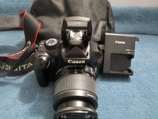 Canon EOS Rebel T3 SLR Digital Camera w/18-55mm Lens Kit w Bag Charger Battery