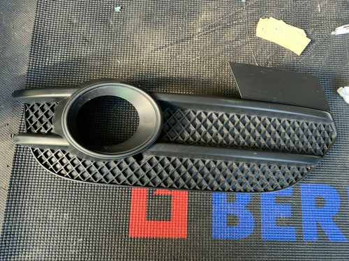 Audi Q3 8U Nebelscheinwerfer Abdeckung Gitter rechts 8U0807682A original