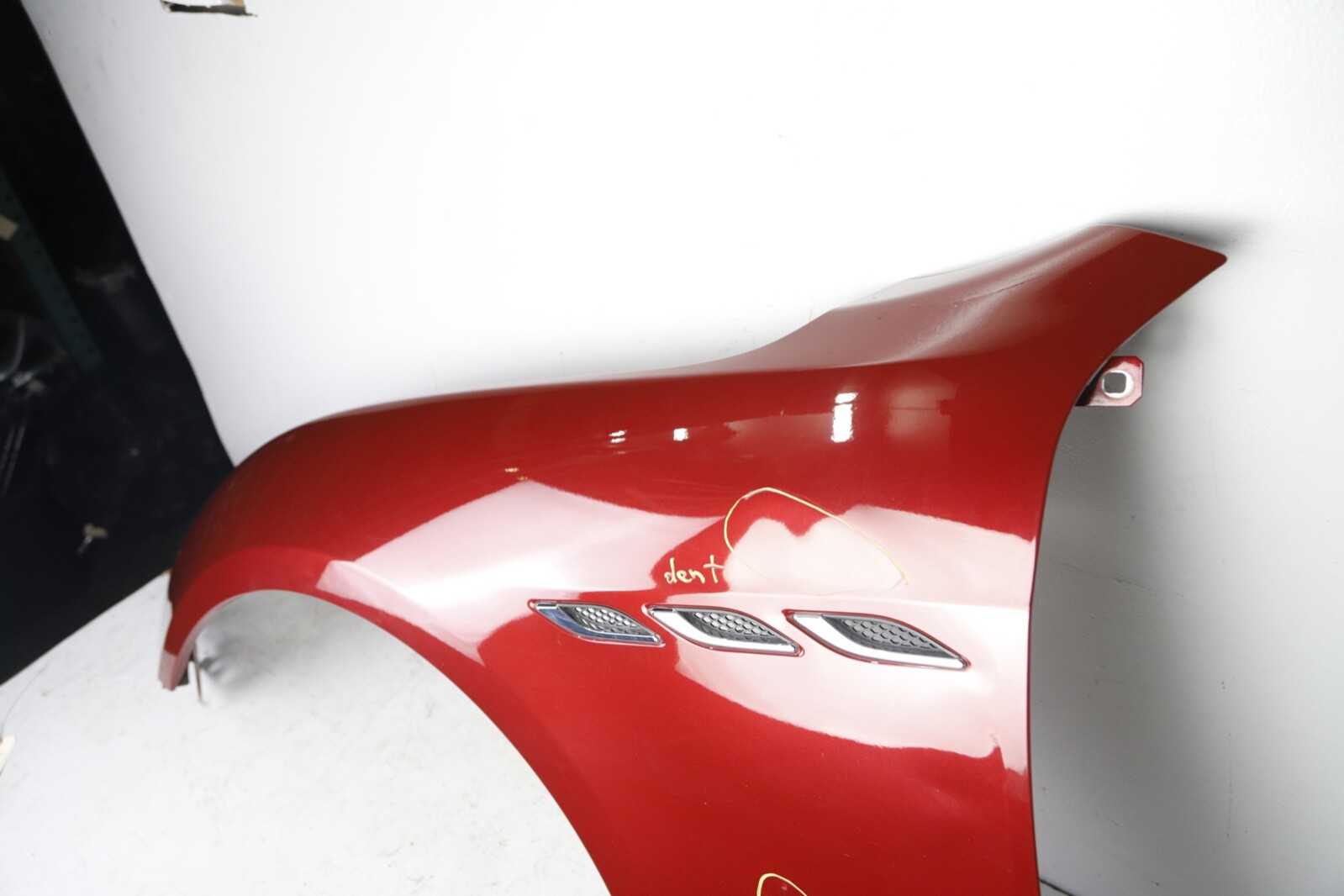 2014-2020 MASERATI GHIBLI FRONT LEFT DRIVER SIDE FENDER COVER PANEL RED 52K