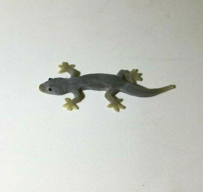 rubber lizard cat toy