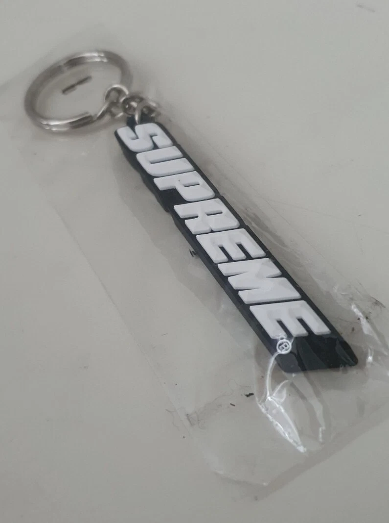 SS18 Supreme Bevel logo keychain black plastic keyring New Unopened Accessory