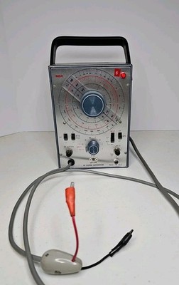 RCA RF SIGNAL GENERATOR Type WR-50B 105-130V 50-60Hz 15W Powers On